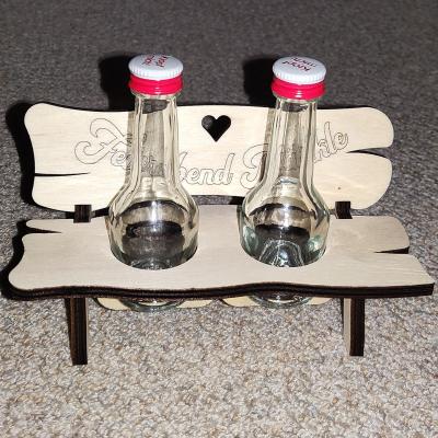 Feierabend deluxe: Sperrholz, Liebe zum Detail und ein Schluck Genuss.