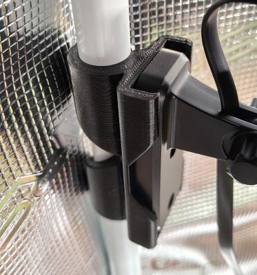 Flexibler Kameraadapter – stabil an Gewächshausstangen, ideal für IP-Kameras.